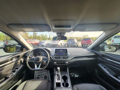 Used 2021 Nissan Altima 2.5 SV image 9