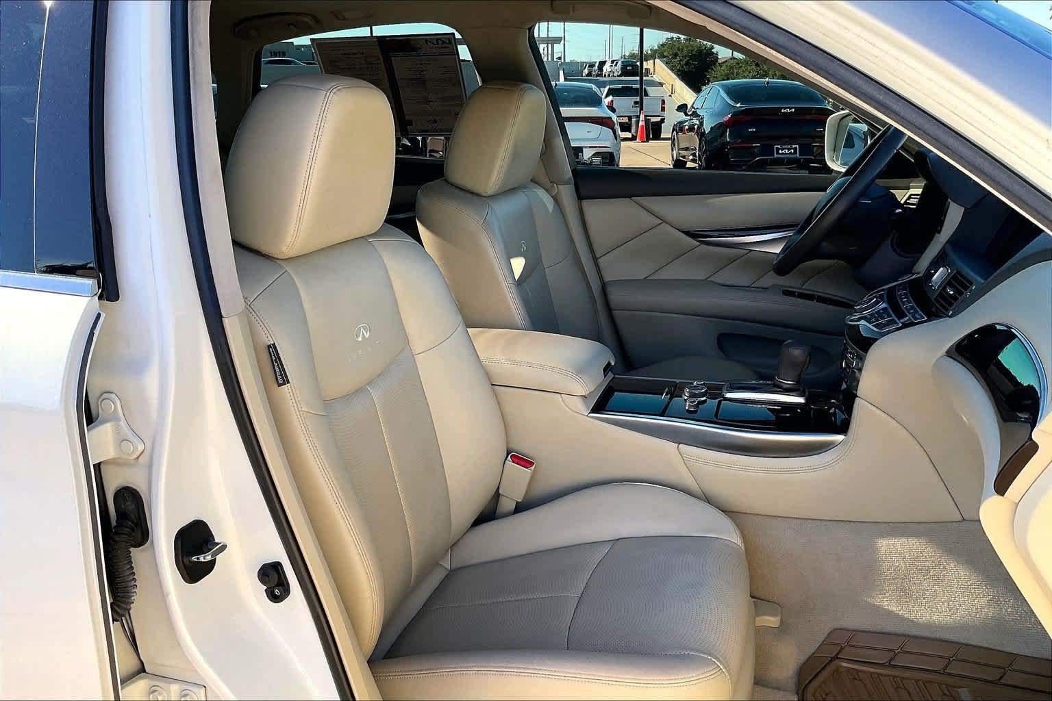 Used 2012 INFINITI M37 w/ Premium Pkg RWD image 12