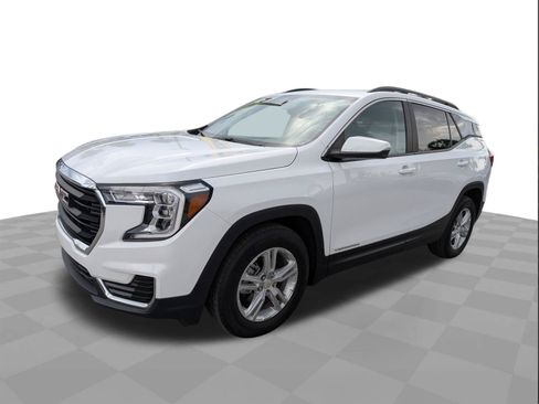Certified 2022 GMC Terrain SLE w/ Driver Convenience Package FWD image 8