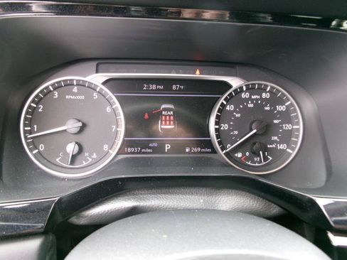 Used 2025 Nissan Pathfinder SV AWD/4WD image 16