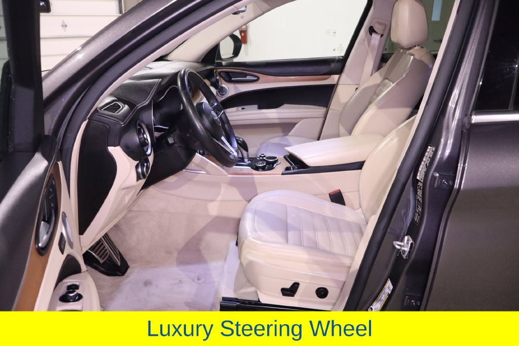 Used 2019 Alfa Romeo Stelvio Ti Lusso w/ Quick Order Package 22X Lusso AWD/4WD image 30