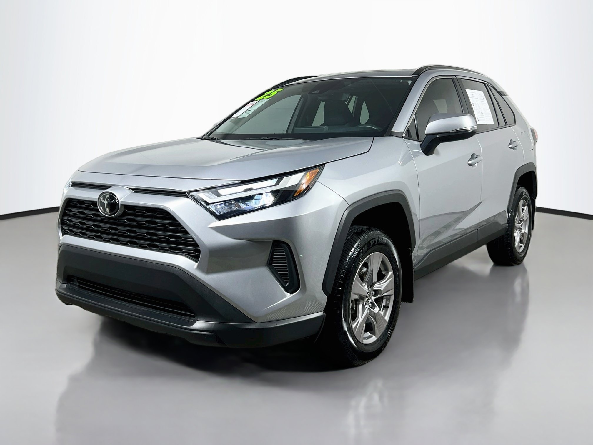Used 2025 Toyota RAV4 XLE w/ Convenience Package FWD image 10