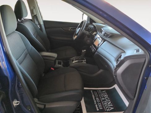 Used 2017 Nissan Rogue SV image 14