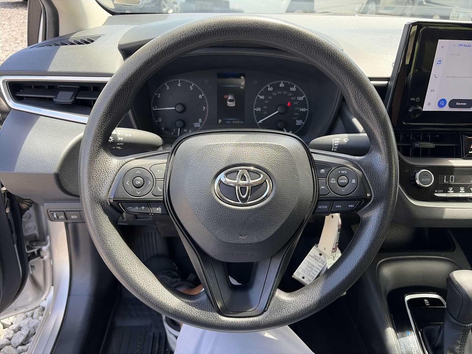 Used 2024 Toyota Corolla LE FWD image 11