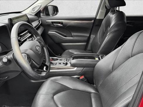 Certified 2020 Toyota Highlander Limited AWD/4WD image 10