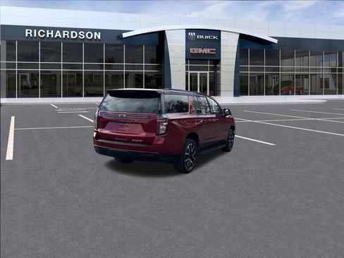 Used 2021 Chevrolet Suburban RST w/ Luxury Package image 5