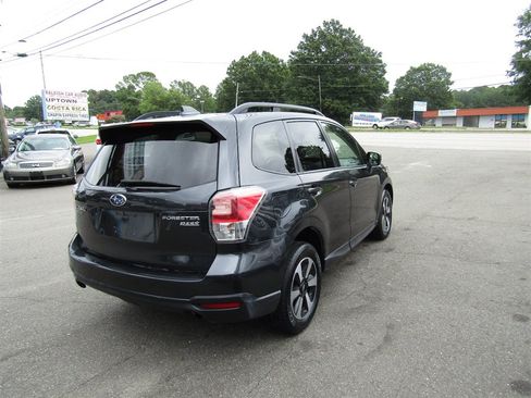 Used 2017 Subaru Forester 2.5i Premium w/ All-Weather Package AWD/4WD image 7