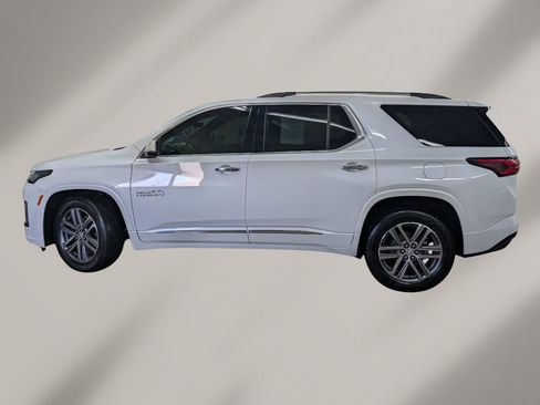 Used 2023 Chevrolet Traverse High Country w/ LPO, Floor Liner Package AWD/4WD image 3