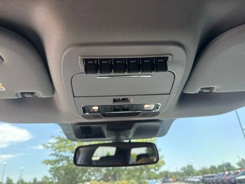 Used 2023 Ford F250 Lariat w/ Lariat Ultimate Package AWD/4WD image 22