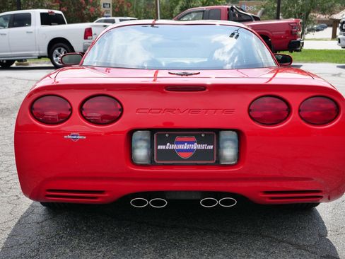 Used 2002 Chevrolet Corvette Coupe w/ Preferred Equipment Group2 RWD image 8