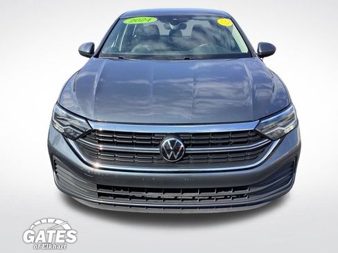 Used 2024 Volkswagen Jetta SE FWD image 2