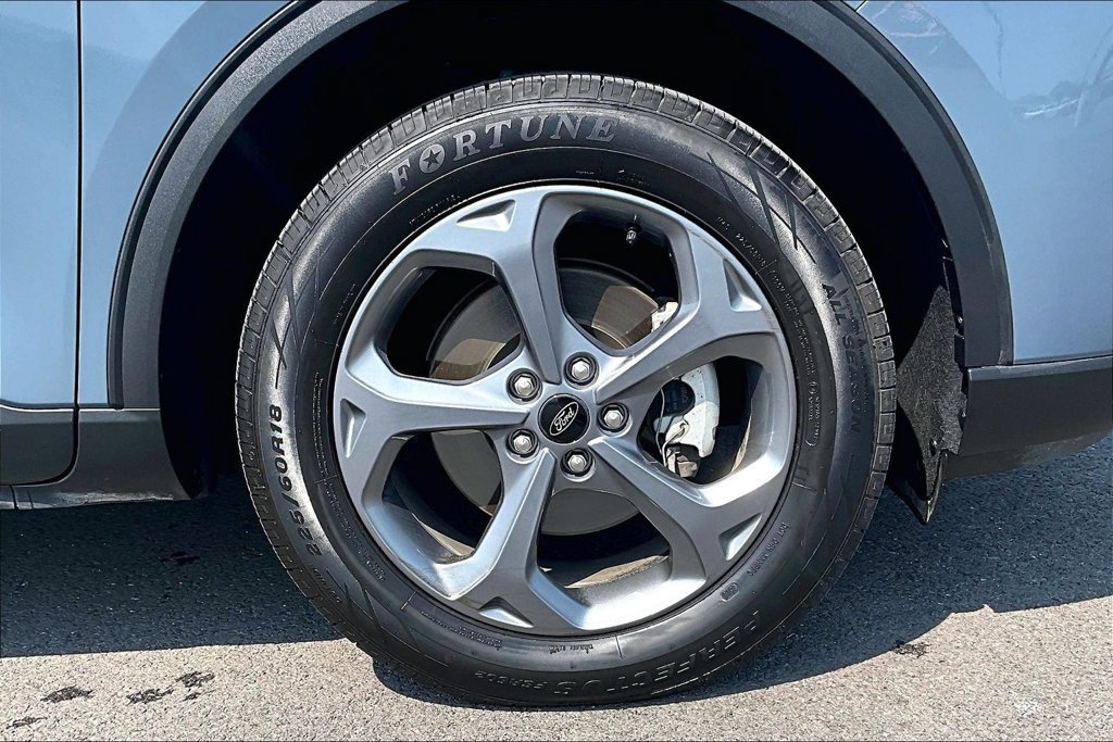 Used 2025 Ford Escape ST-Line Select AWD/4WD image 9