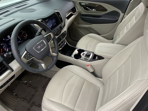 Used 2023 GMC Terrain Denali w/ Denali Premium Package image 18