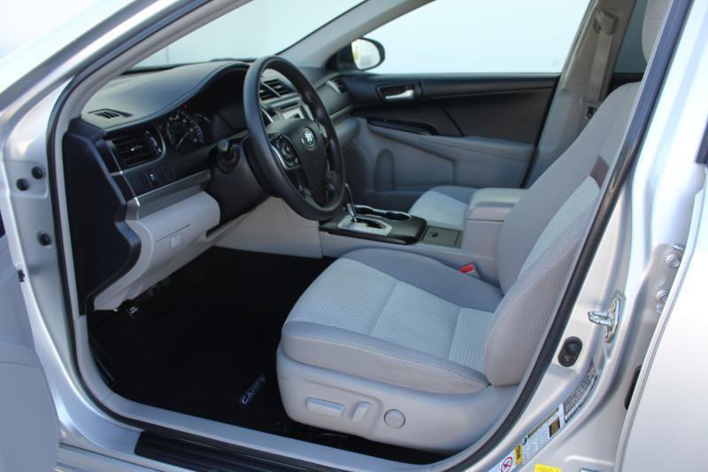 Used 2014 Toyota Camry LE FWD image 9
