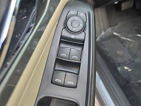 Used 2023 Chevrolet Traverse LS image 15