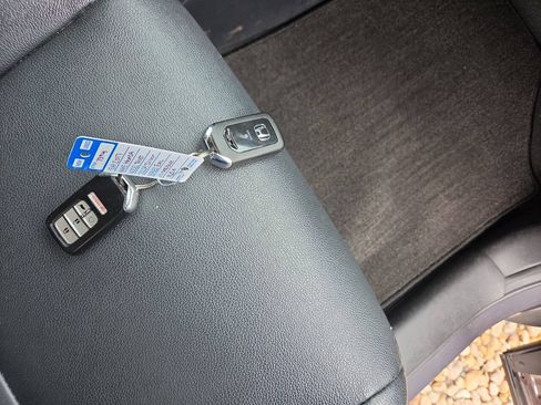 Used 2017 Honda Pilot EX-L image 33