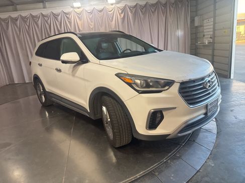 Used 2017 Hyundai Santa Fe Limited w/ Cargo Package image 3