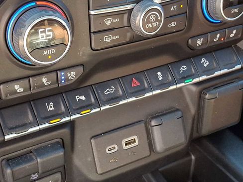 Used 2022 Chevrolet Silverado 2500 High Country w/ Safety Package II image 25