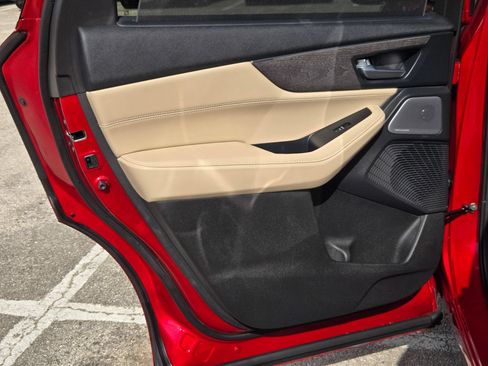 Certified 2025 Acura MDX SH-AWD w/ Advance Package image 15