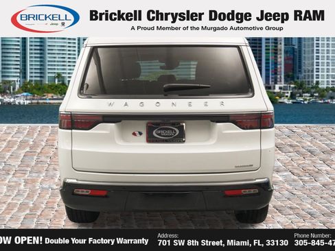 Used 2024 Jeep Wagoneer L Series II RWD image 6