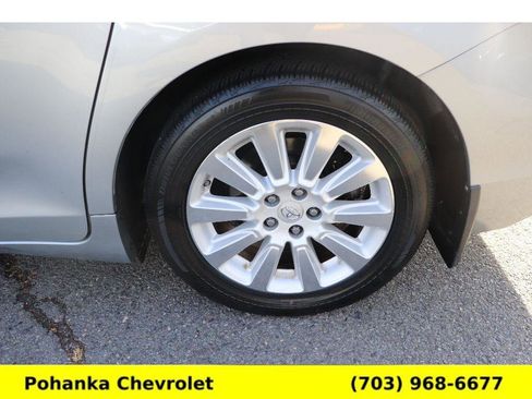 Used 2015 Toyota Sienna XLE Premium image 28