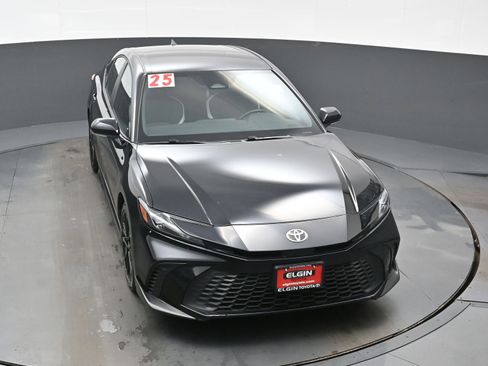 Used 2025 Toyota Camry SE image 33