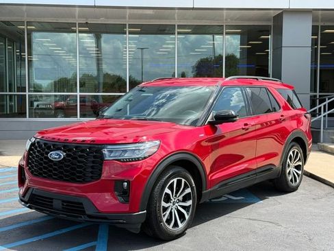 Certified 2025 Ford Explorer ST-Line w/ Premium Package RWD image 2