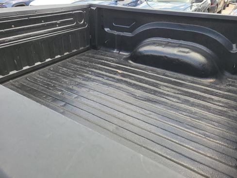 Used 2022 RAM 1500 Classic SLT AWD/4WD image 6