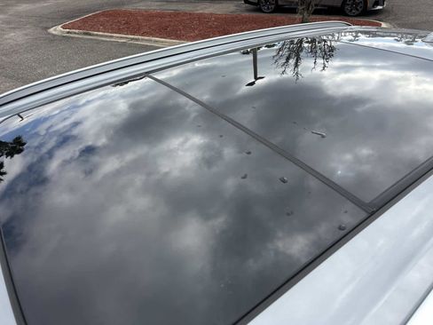 Used 2025 BMW X5 xDrive50e image 11