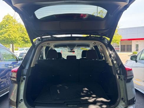 Used 2024 Nissan Rogue SV AWD/4WD image 21