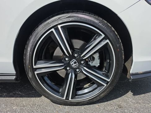 Used 2025 Honda Accord Sport image 9