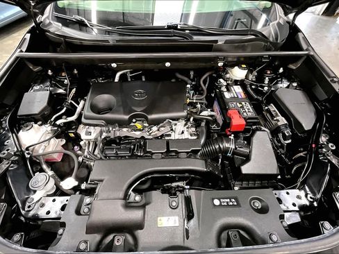 Used 2020 Toyota RAV4 XLE Premium image 13