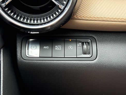 Used 2025 Chevrolet Equinox ACTIV w/ Convenience Package III AWD/4WD image 13