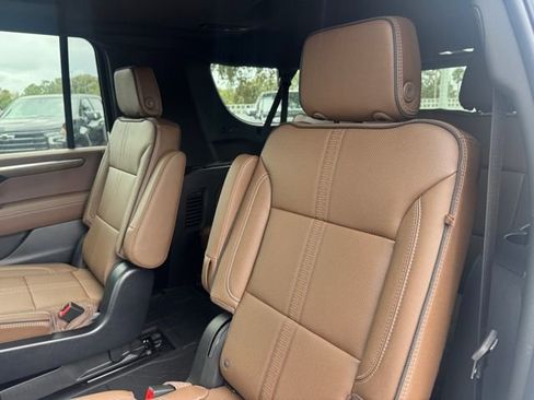 New 2026 Chevrolet Suburban High Country image 26