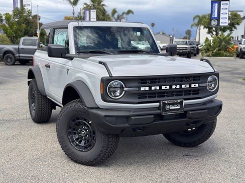 New 2026 Ford Bronco 2-Door w/ Sasquatch Package AWD/4WD image 2