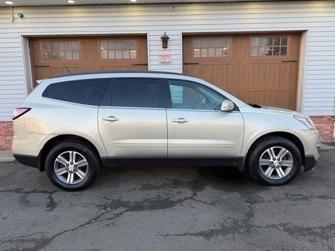 Used 2016 Chevrolet Traverse LT AWD/4WD image 2