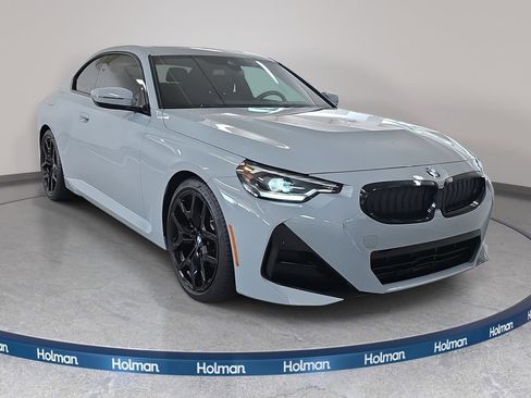 Used 2025 BMW 230i Coupe w/ M Sport Package image 4