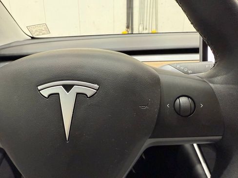 Used 2020 Tesla Model 3 Standard Range Plus image 21