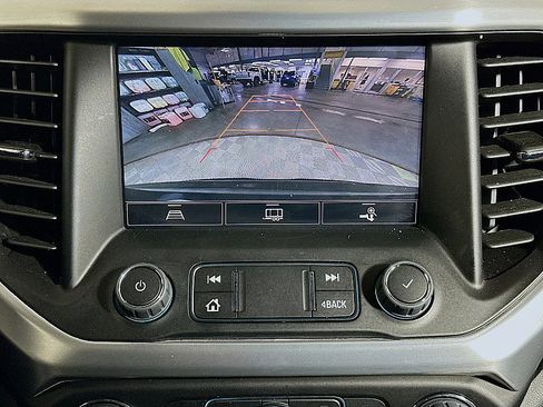 Used 2023 GMC Acadia SLT w/ Elevation Edition image 16