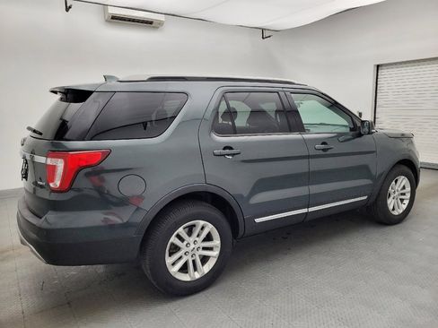 Used 2016 Ford Explorer XLT image 10