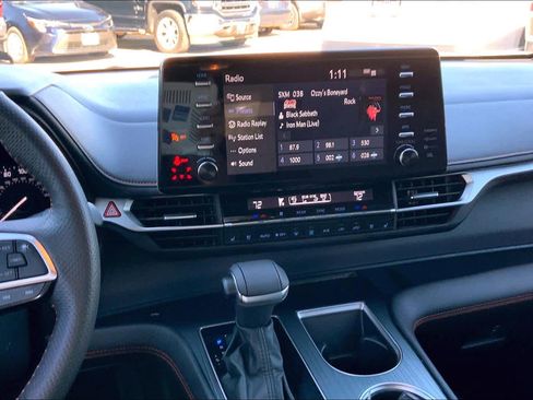 Used 2024 Toyota Sienna XSE image 6