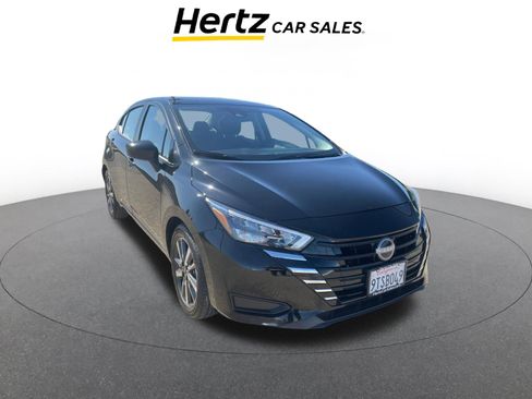 Used 2025 Nissan Versa SV image 1