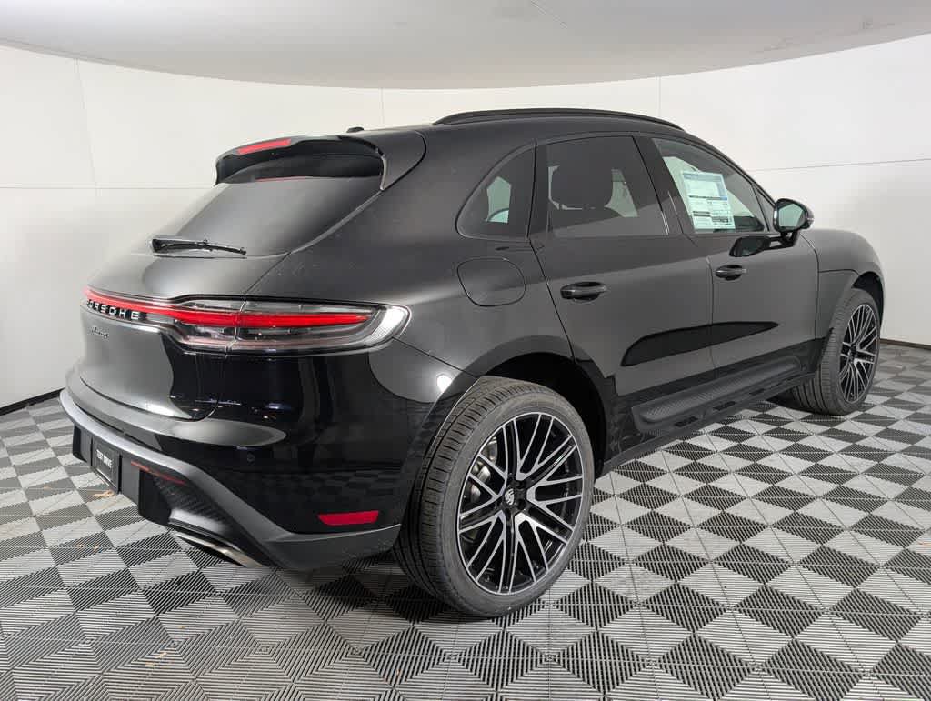 Used 2026 Porsche Macan AWD/4WD image 8