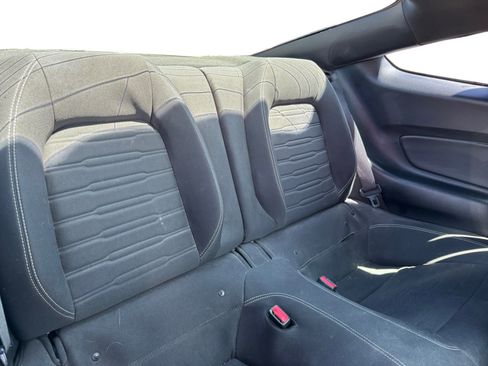 Used 2017 Ford Mustang Coupe RWD image 18