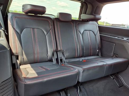 Used 2023 Ford Expedition Limited AWD/4WD image 8