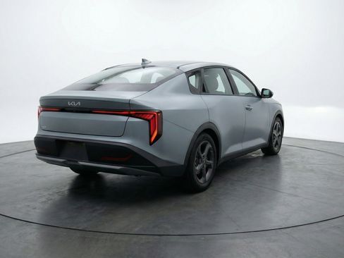 Used 2025 Kia K4 LXS image 9
