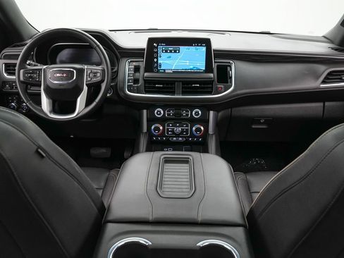 Used 2023 GMC Yukon XL SLT w/ SLT Luxury Package AWD/4WD image 14