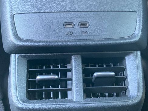 Used 2025 Chevrolet Equinox LT image 23