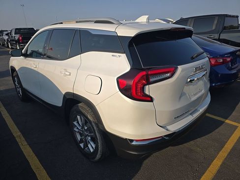 Used 2022 GMC Terrain SLT FWD image 3