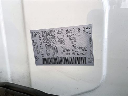 Used 2025 Nissan Pathfinder SV AWD/4WD image 32